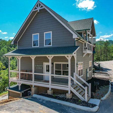 Liberty Lodge - Family Getaway With Pool, Hot Tub, Arcade & Dogs Pigeon Forge Luaran gambar