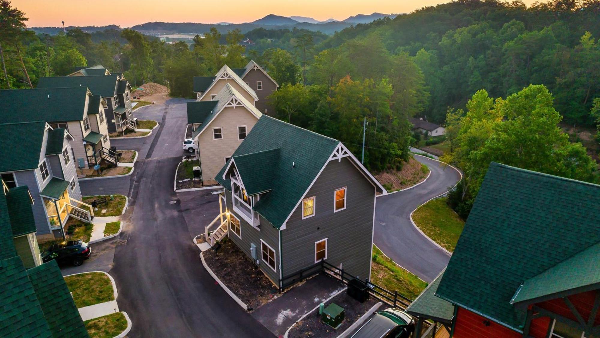 Liberty Lodge - Family Getaway With Pool, Hot Tub, Arcade & Dogs Pigeon Forge Luaran gambar