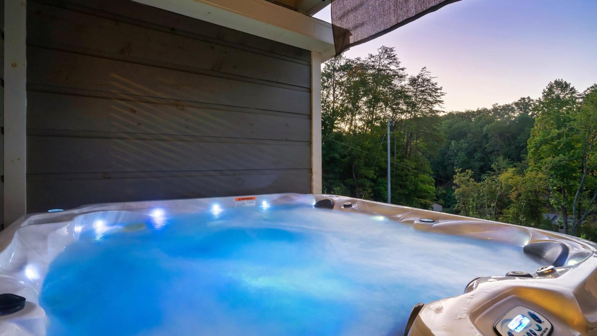 Liberty Lodge - Family Getaway With Pool, Hot Tub, Arcade & Dogs Pigeon Forge Luaran gambar